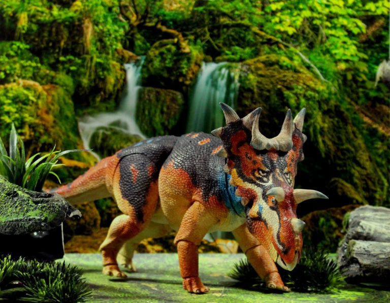 Beasts of the Mesozoic Ceratopsian Spiclypeus Reveal!