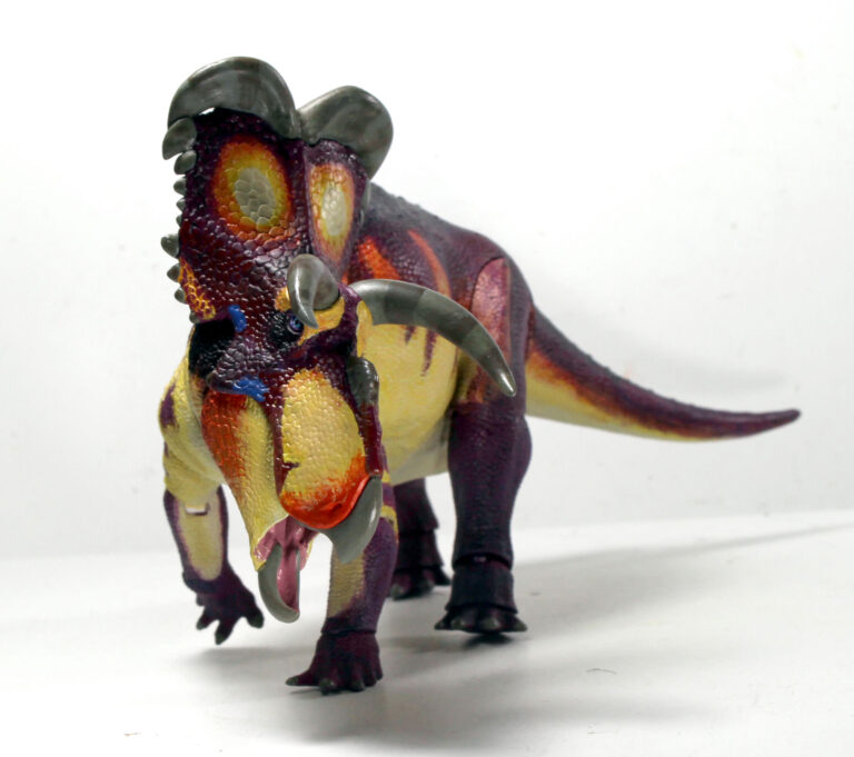 Continuing our look at the Beasts of the Mesozoic: Ceratopsian Series paint sample figures, today we have Medusaceratops!