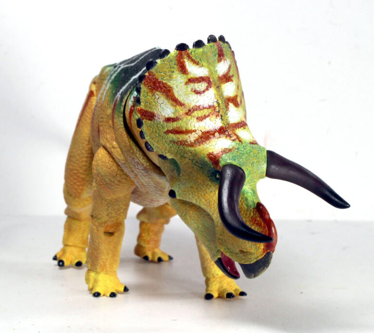 Nasutoceratops gets the spotlight today as we continue to look at each of the wave 1 Beasts of the Mesozoic Ceratopsian paint sample figures!