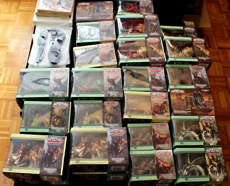 Packaged samples of the Beasts of the Mesozoic Ceratopsian series Wave 1 have arrived and the figures are looking great!