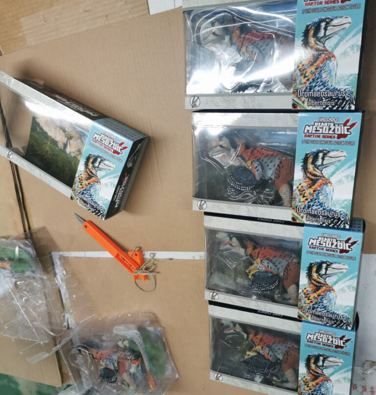 A quick update for those who preordered the 2nd run of the Beasts of the Mesozoic: Raptor Series Linheraptor and the Fans Choice versions of Dromaeosaurus, Pyroraptor, and Saurornitholestes.