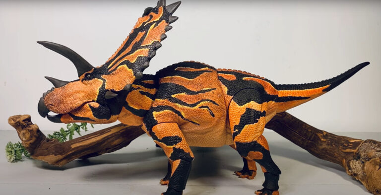 penta1 Dino Scream Reviews the Pentaceratops!