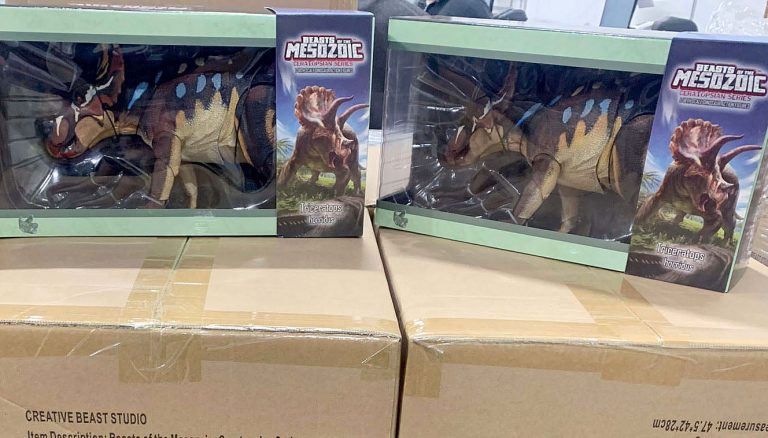 backerkit The adult Triceratops has finally arrived!