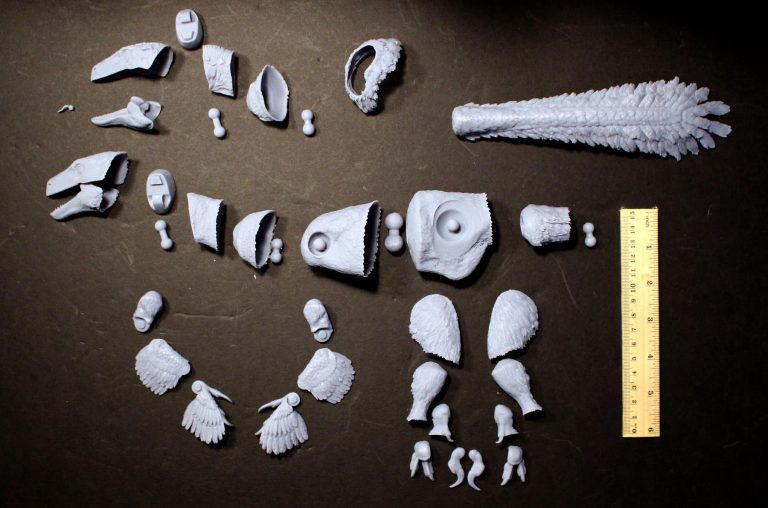 1/18 Utahraptor and Achillobator figures parts revealed