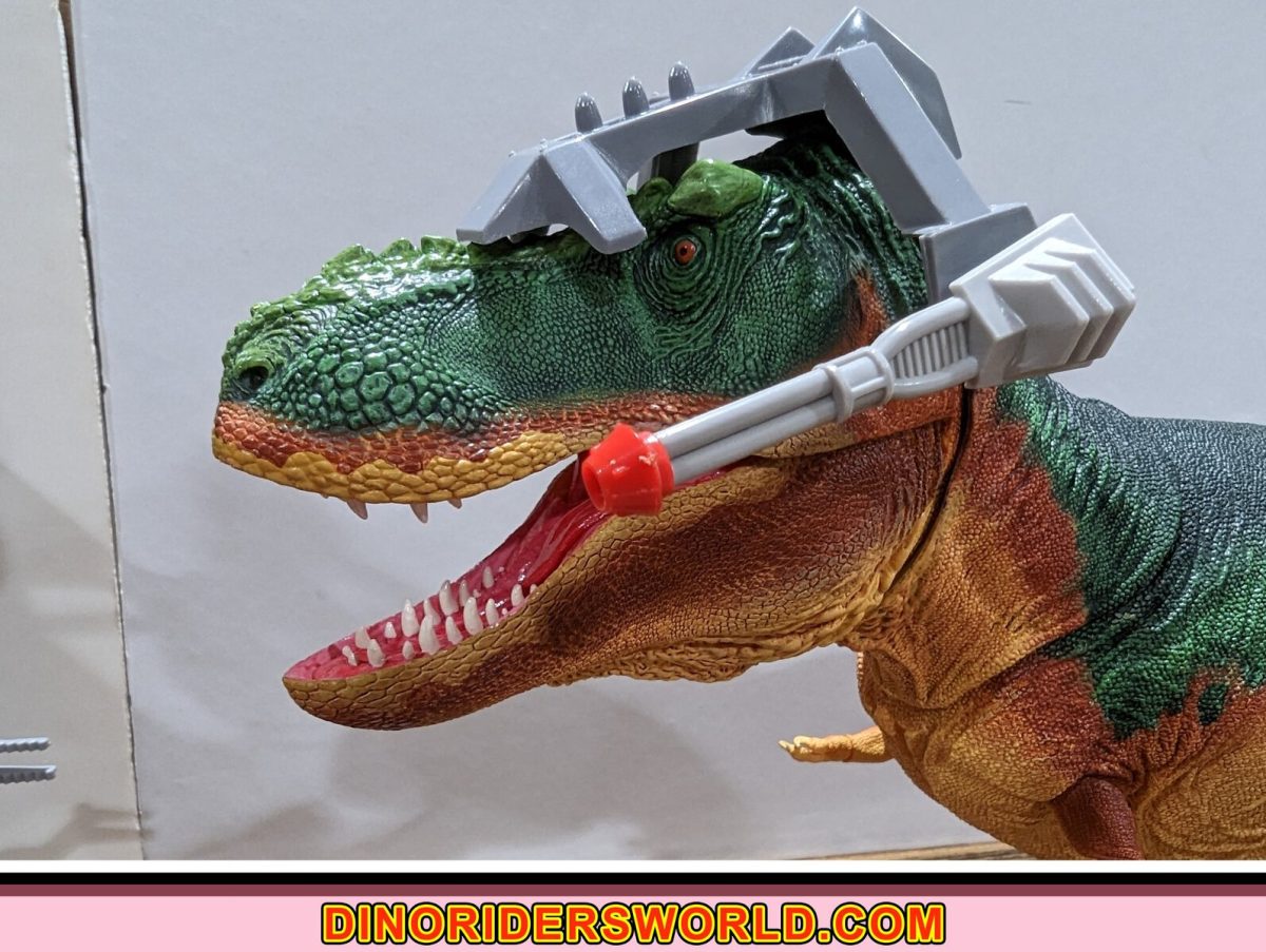 Must share - I was way too afraid to try this with my Dino Riders armor ...