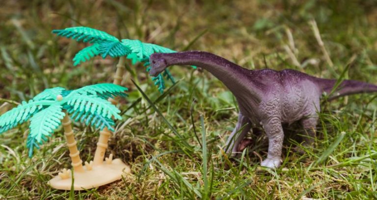 Prehistoric Families: Which Dinosaur Species Lived in Herds?