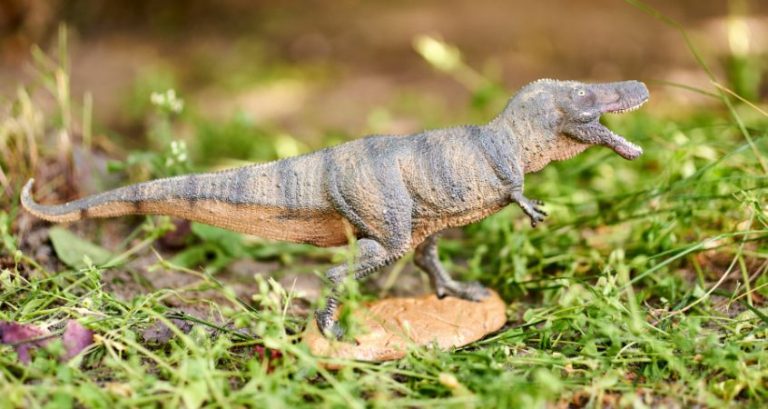 How Accurate Are Big-Screen Depictions of Dinosaurs?