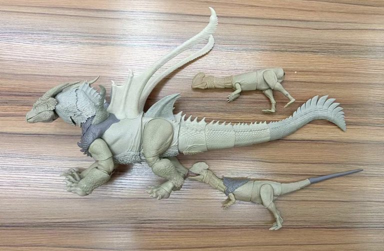 Arctic Dragon, Dilophosaurus, Smilodon & Deinonychus test shots!