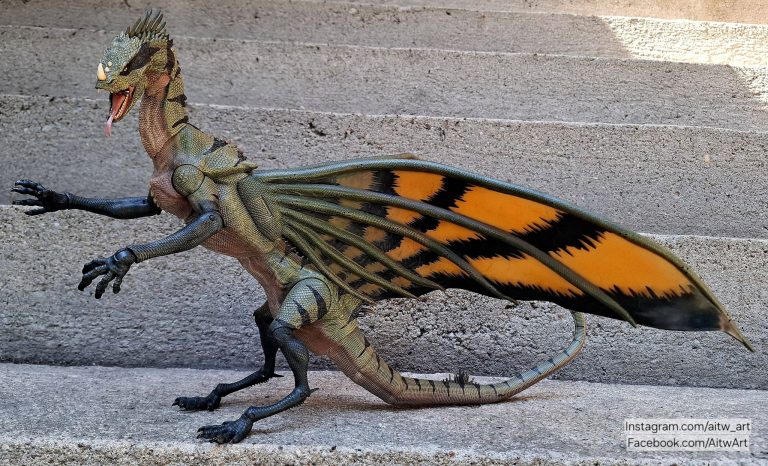 An early look at the new Cyberzoic Lizard Dragon figure!