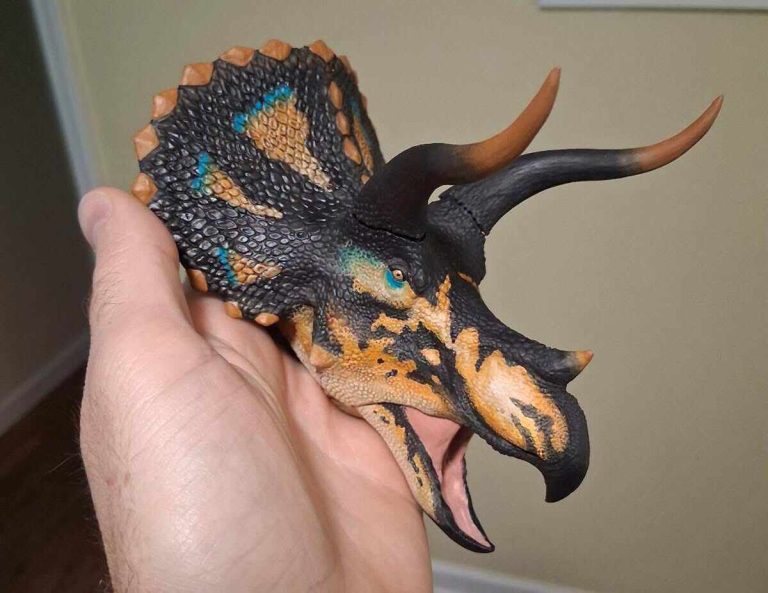 1/18th Triceratops horridus 2.0. sneak peek at the paintwork