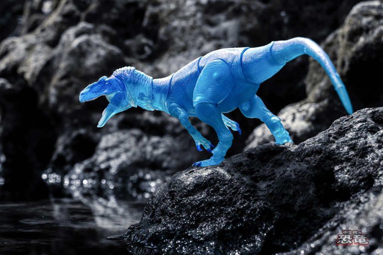 The Atomic Allosaurus has made landfall in the US!